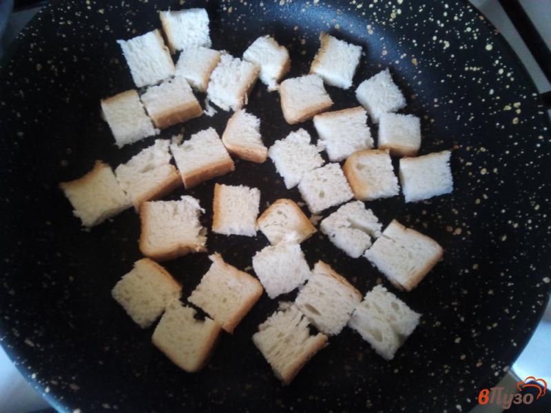 Фото приготовление рецепта: Хлебные гренки в карамели шаг №2