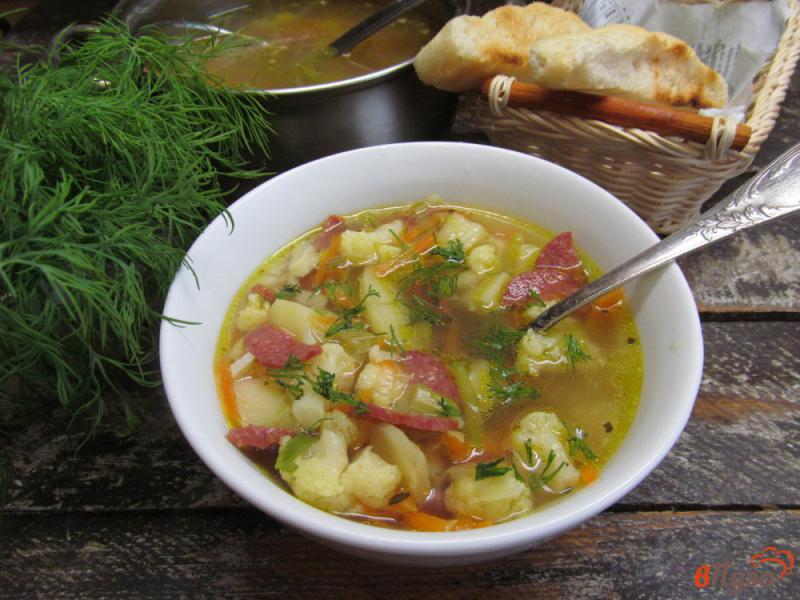 Фото приготовление рецепта: Овощной суп с копчеными колбасками шаг №7