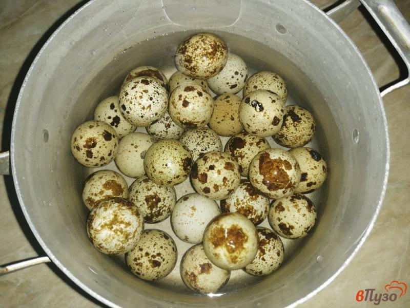 Фото приготовление рецепта: Пряные перепелиные яйца шаг №1