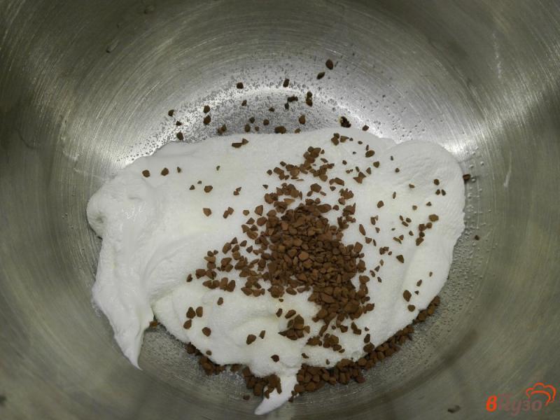 Фото приготовление рецепта: Сметанно-кофейный крем для торта шаг №5