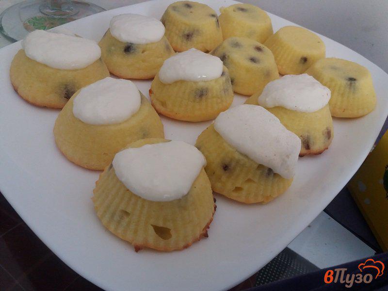 Фото приготовление рецепта: Творожные кексы с изюмом шаг №11