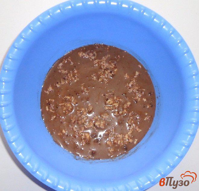 Фото приготовление рецепта: Шоколадные ватрушки «Микки Маус» шаг №2