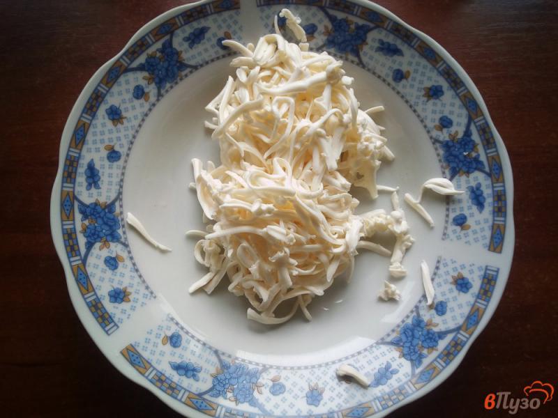 Фото приготовление рецепта: Закуска из лаваша с яйцом и плавленным сыром шаг №1