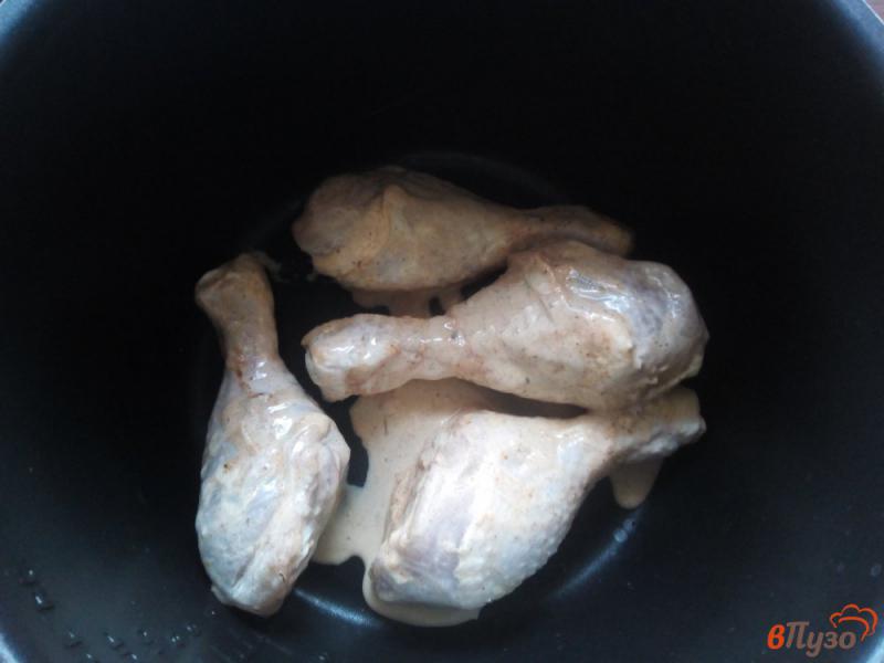 Фото приготовление рецепта: Куриные голени в мультиварке-скороварке шаг №3
