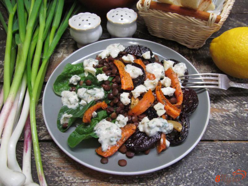 Фото приготовление рецепта: Салат из чечевицы с печеными овощами шаг №8