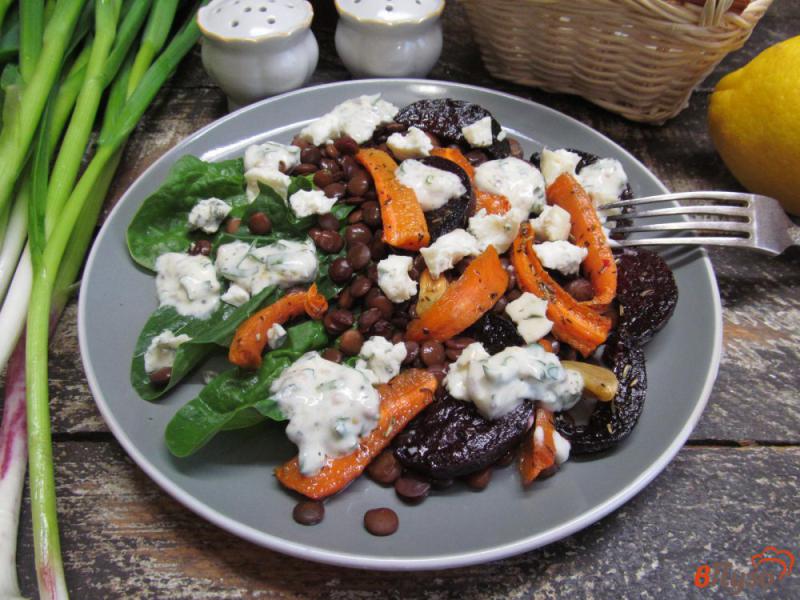 Фото приготовление рецепта: Салат из чечевицы с печеными овощами шаг №9