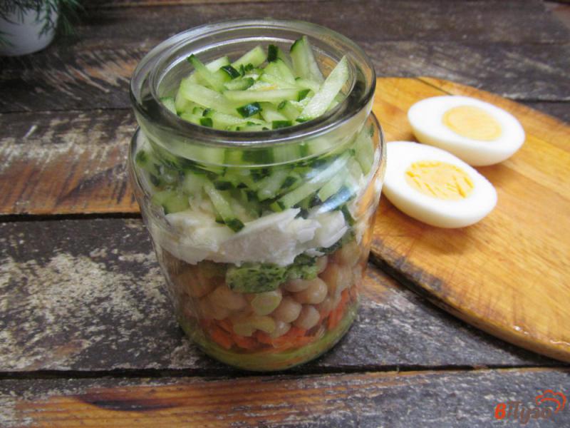 Фото приготовление рецепта: Средиземноморский салат из нута и яйца шаг №5