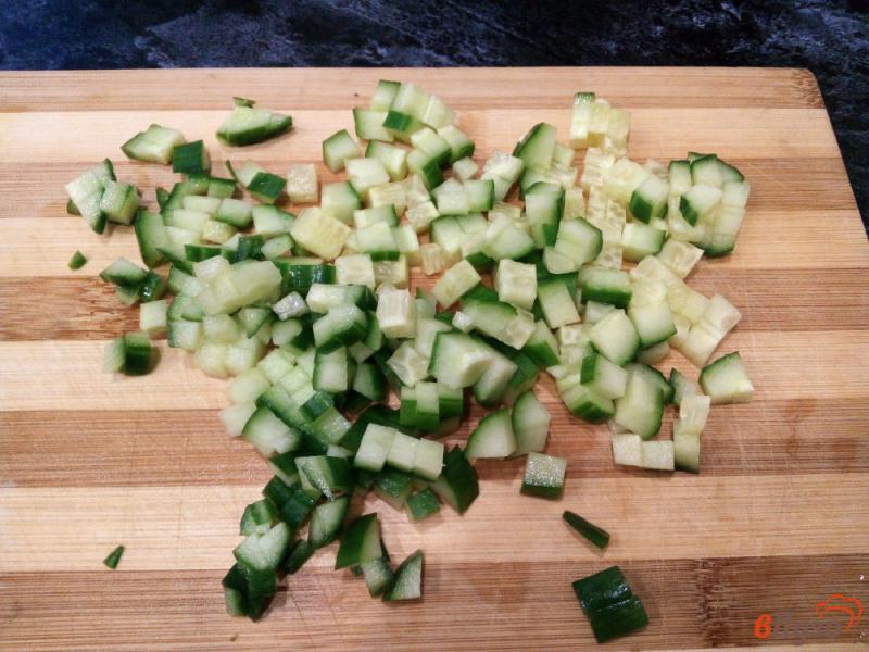 Фото приготовление рецепта: Овощной салат с ветчиной и шампиньонами шаг №3