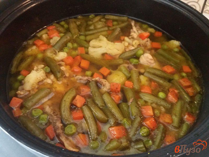 Фото приготовление рецепта: Куриный суп с овощами шаг №5