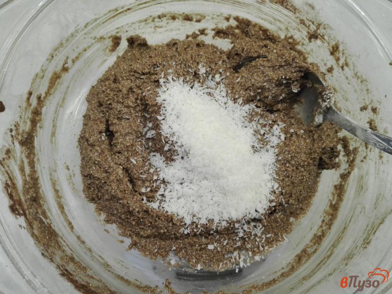 Фото приготовление рецепта: Шоколадное печенье с кунжутом и кокосовой стружкой шаг №5