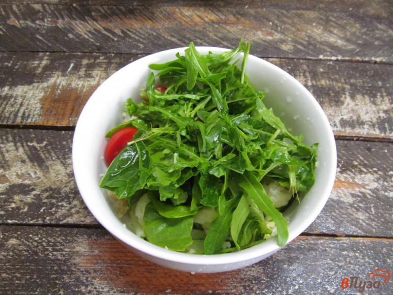 Фото приготовление рецепта: Овощной салат с кус-кусом и моцареллой шаг №5