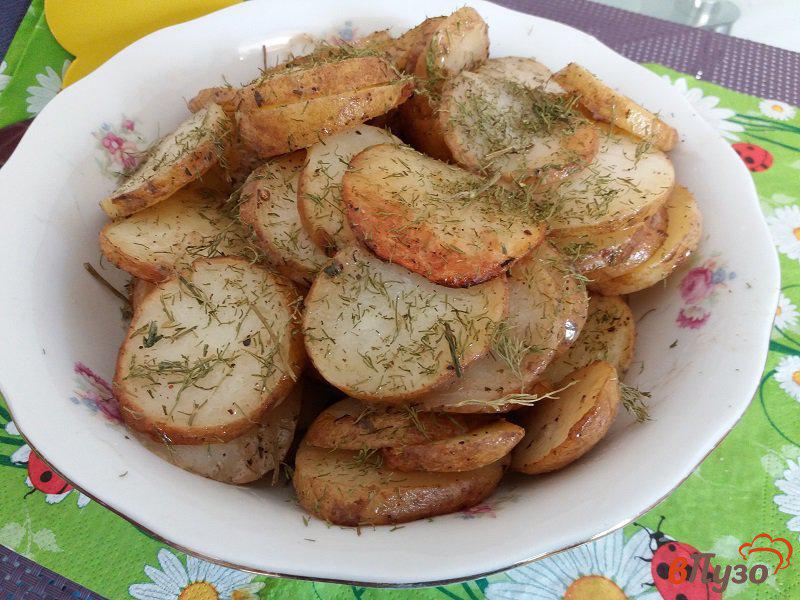Фото приготовление рецепта: Запеченный молодой картофель в пакете шаг №10