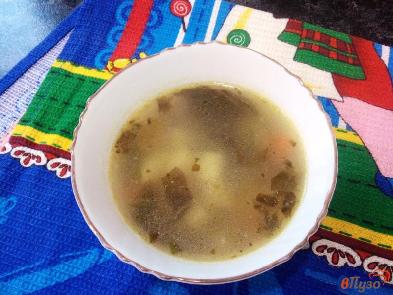 Фото приготовление рецепта: Суп на курином бульоне с овощами и щавелем шаг №5