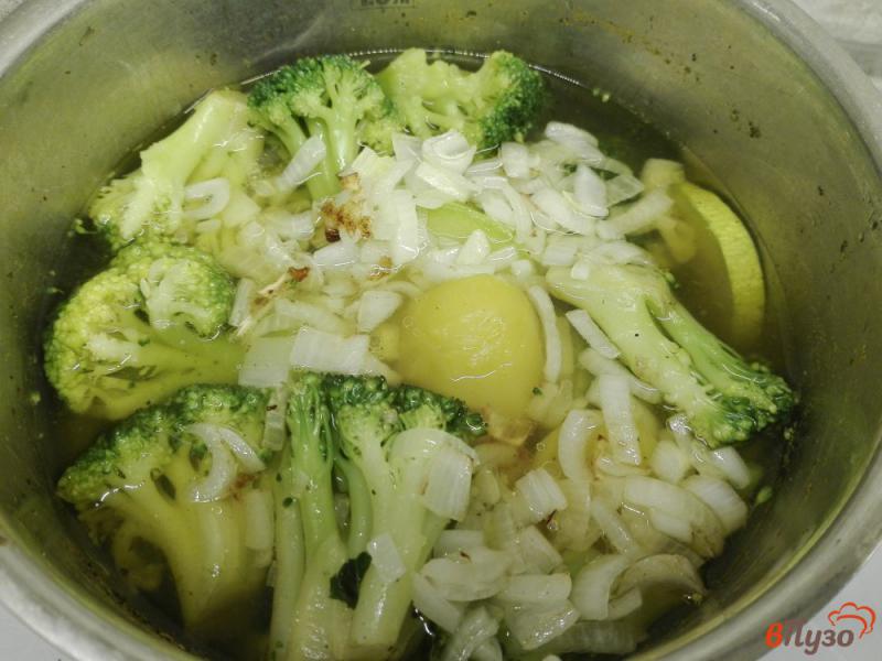 Фото приготовление рецепта: Овощной крем-суп с обжаренным салом и зеленью шаг №6