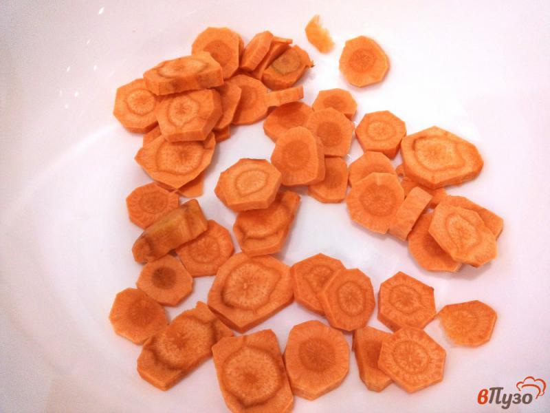 Фото приготовление рецепта: Картофель с овощами и изюмом в горшках шаг №1