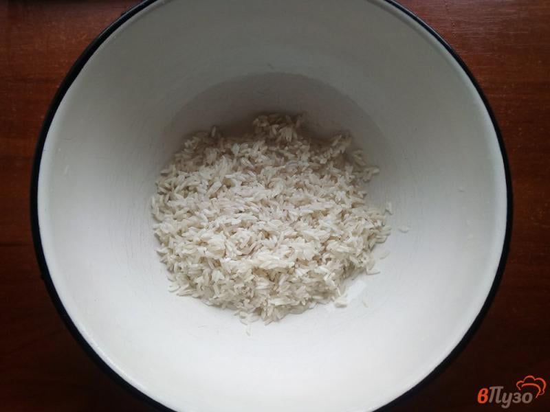 Фото приготовление рецепта: Суп на курином бульоне с рисом и фрикадельками шаг №4