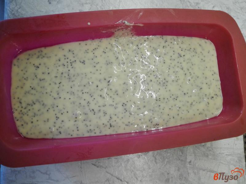 Фото приготовление рецепта: Кекс с маком и сухофруктами шаг №8