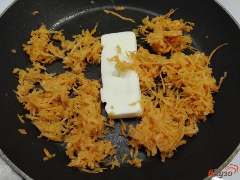 Фото приготовление рецепта: Белая фасоль в томатном соусе с зеленью шаг №3