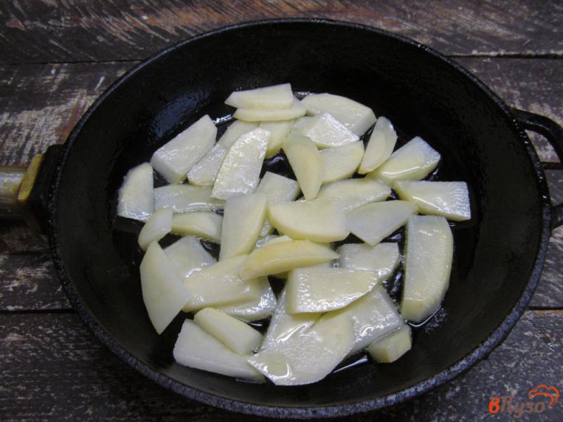 Фото приготовление рецепта: Жареный картофель с кабачком шаг №1