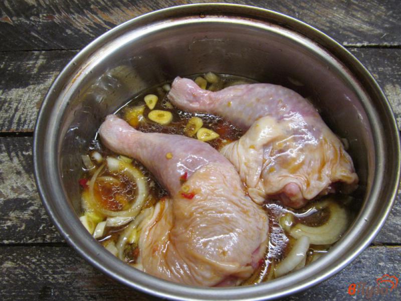 Фото приготовление рецепта: Тушеные куриные окорочка в азиатском стиле шаг №4