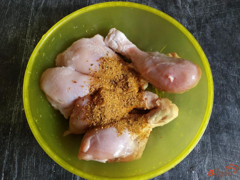 Фото приготовление рецепта: Куриные голени с кабачками шаг №1