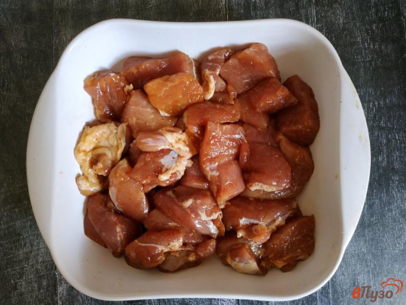 Фото приготовление рецепта: Свинина с лавандовым медом и соевым соусом шаг №4