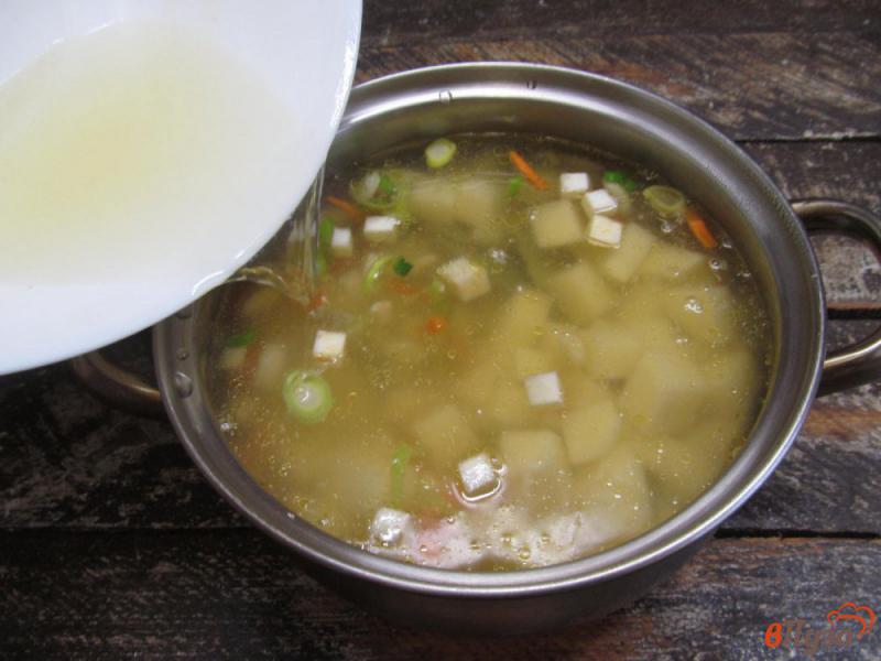 Фото приготовление рецепта: Картофельный суп с фасолью шаг №4