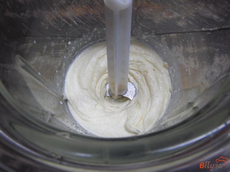 Фото приготовление рецепта: Пирог из творожного теста с джемом и изюмом шаг №3