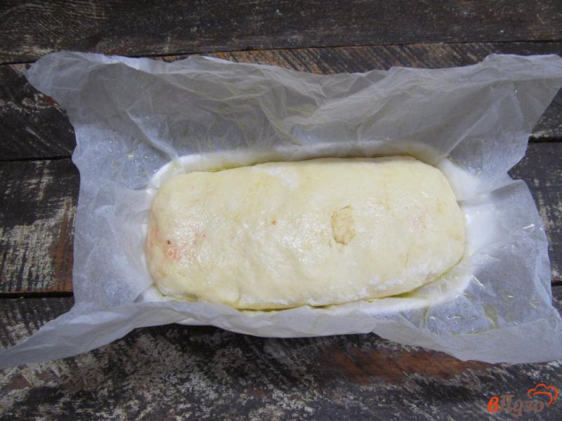 Фото приготовление рецепта: Пирог из творожного теста с джемом и изюмом шаг №9