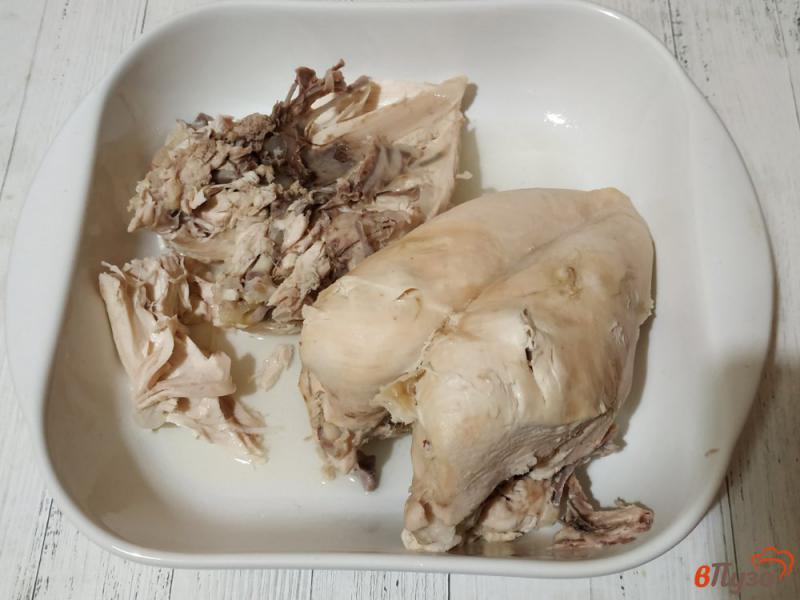 Фото приготовление рецепта: Заливное из куриного филе шаг №3