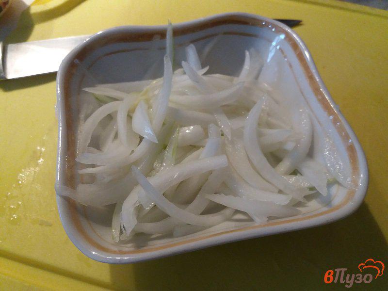Фото приготовление рецепта: Овощной салат с семечками и творожным сыром шаг №4