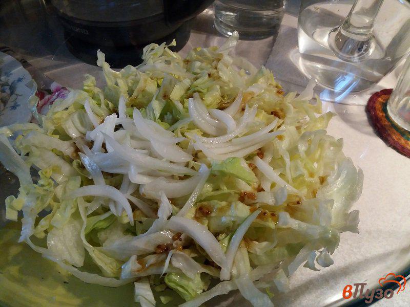 Фото приготовление рецепта: Овощной салат с семечками и творожным сыром шаг №7
