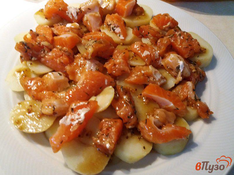 Фото приготовление рецепта: Картофельный салат с форелью шаг №6