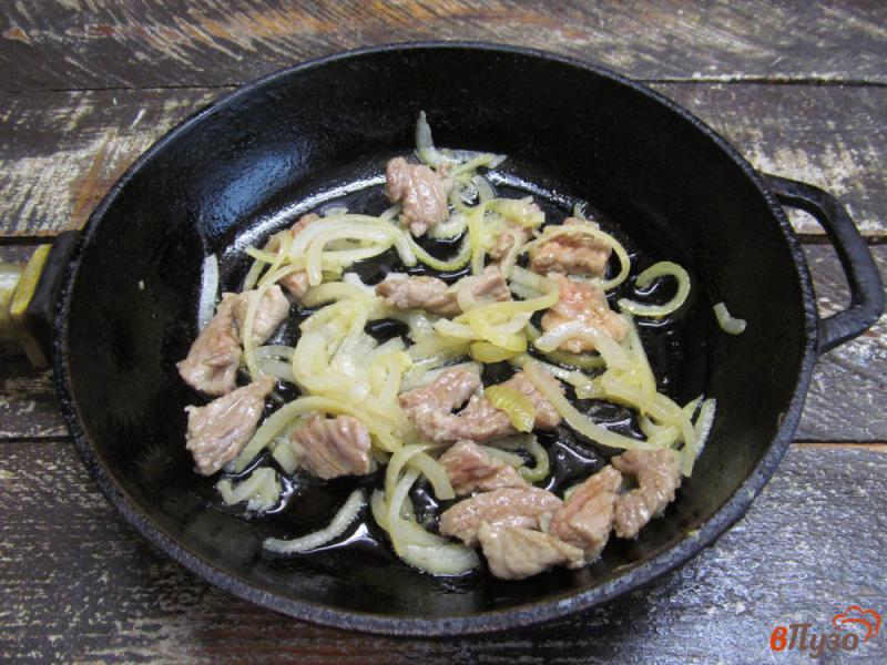 Фото приготовление рецепта: Капустный салат со свининой шаг №4