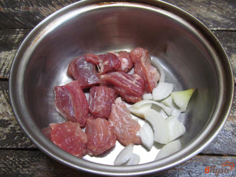 Фото приготовление рецепта: Стью из свинины с молодой картошкой шаг №1