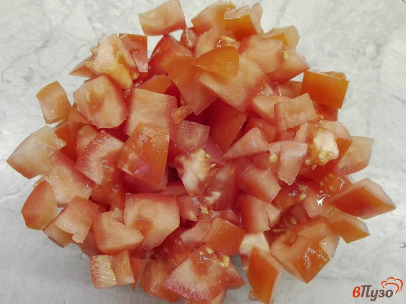 Фото приготовление рецепта: Салат из помидоров с творожным сыром шаг №1