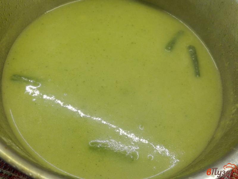 Фото приготовление рецепта: Крем-суп из брокколи с овощной смесью шаг №8