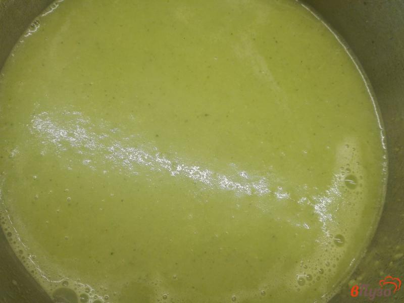 Фото приготовление рецепта: Крем-суп из брокколи с овощной смесью шаг №7