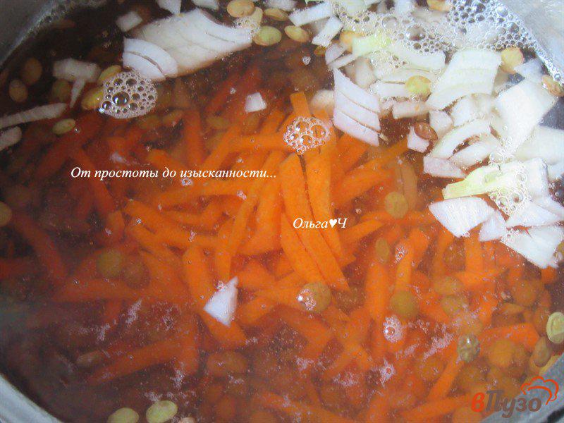 Фото приготовление рецепта: Овощной суп с чечевицей и баклажаном шаг №2