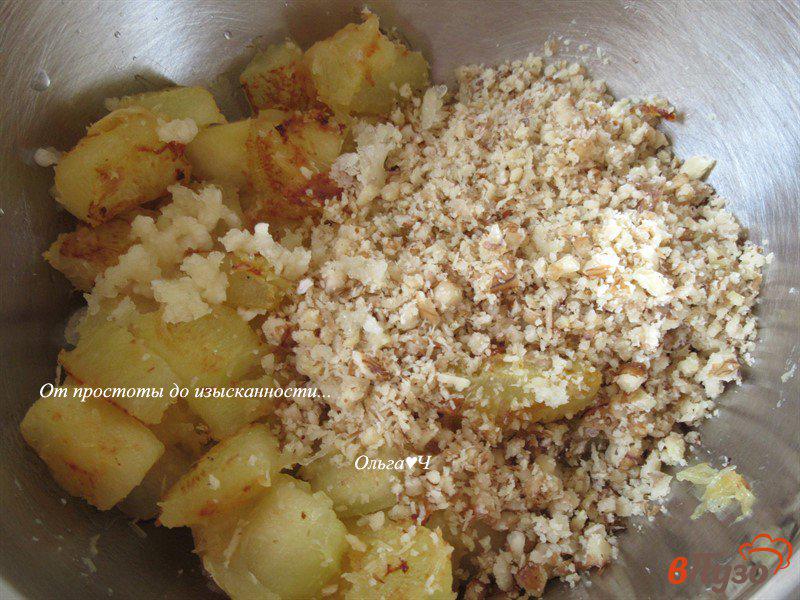 Фото приготовление рецепта: Цуккини с грецкими орехами и базиликом шаг №2