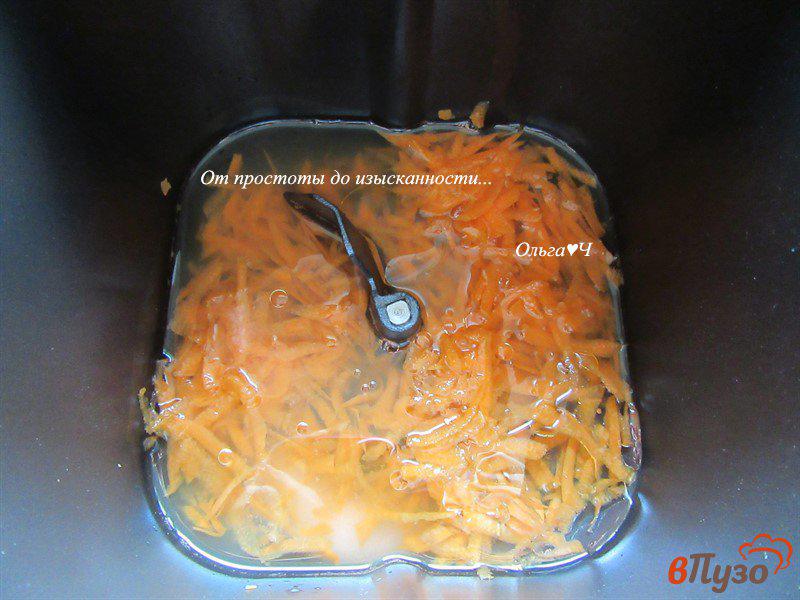 Фото приготовление рецепта: Морковный цельнозерновой хлеб шаг №1