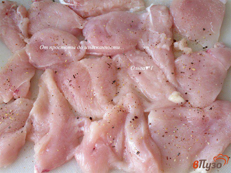 Фото приготовление рецепта: Куриное филе в волшебном соусе шаг №1