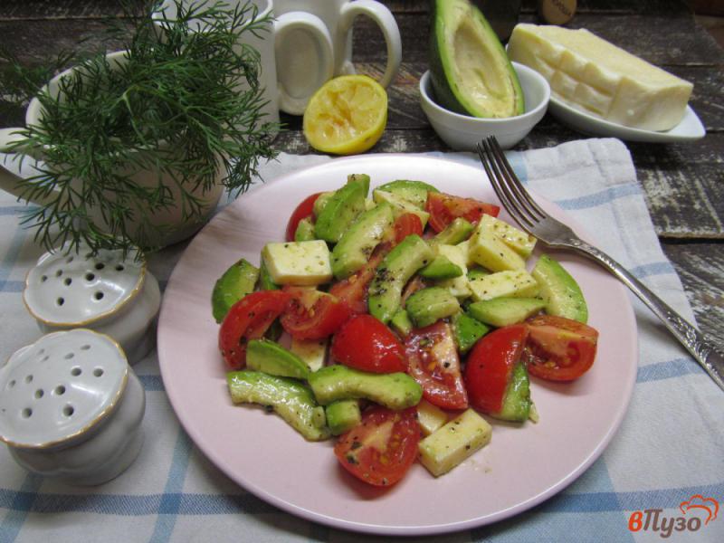 Фото приготовление рецепта: Салат из авокадо с брынзой шаг №5