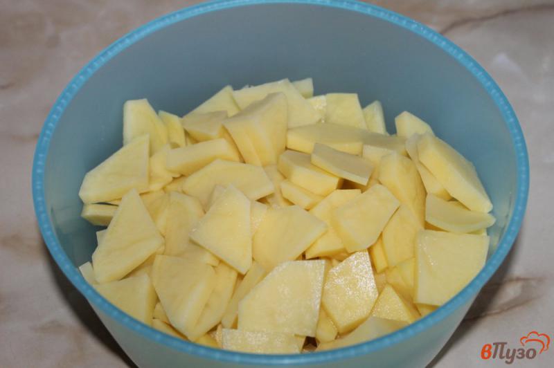 Фото приготовление рецепта: Жареный картофель с маслятами и луком шаг №1