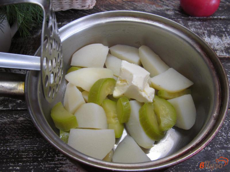 Фото приготовление рецепта: Картофельное пюре с кабачком шаг №4