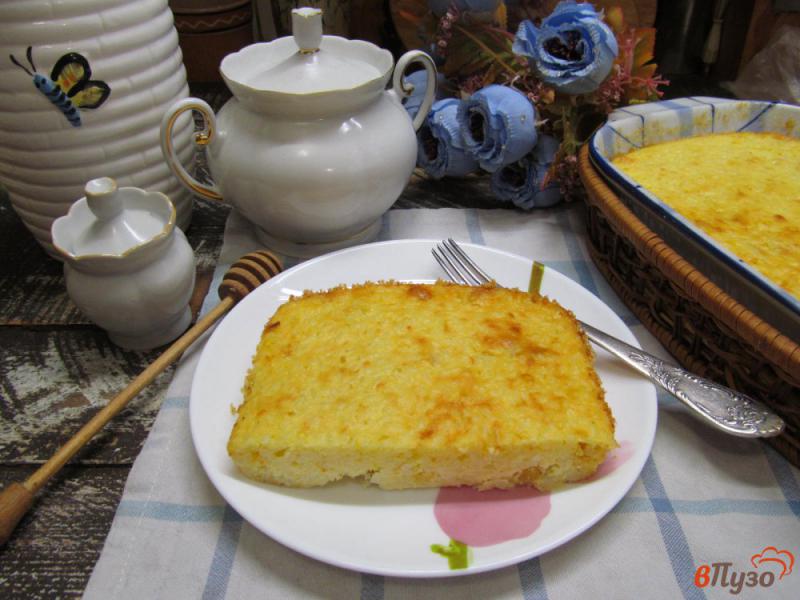 Фото приготовление рецепта: Творожная запеканка с рисом и сухофруктами. шаг №11