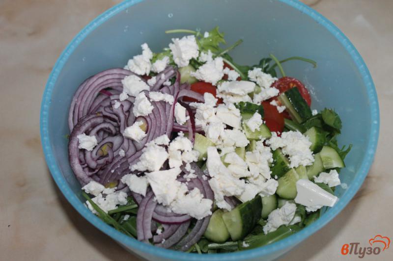 Фото приготовление рецепта: Микс салат с фетой и черри шаг №3