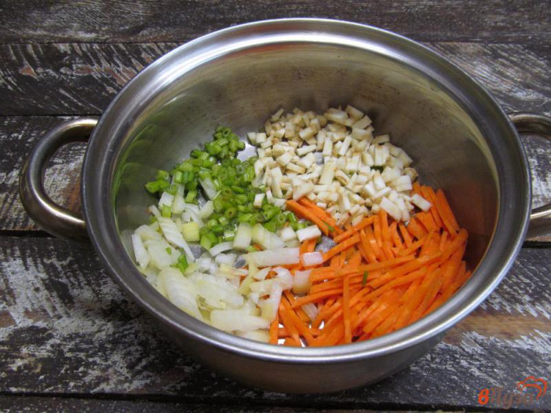 Фото приготовление рецепта: Суп с кабачком и фрикадельками шаг №1