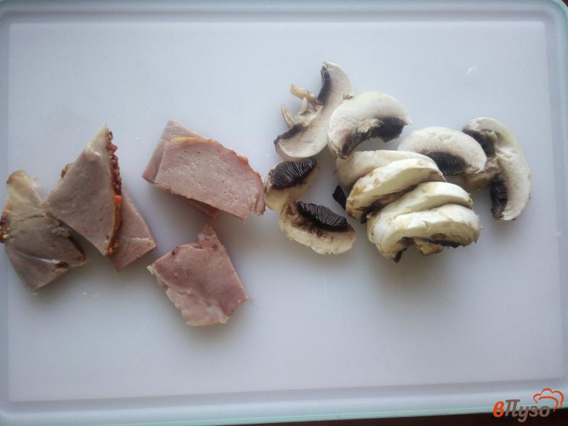Фото приготовление рецепта: Гармошка из картофеля с грибами и балыком шаг №2