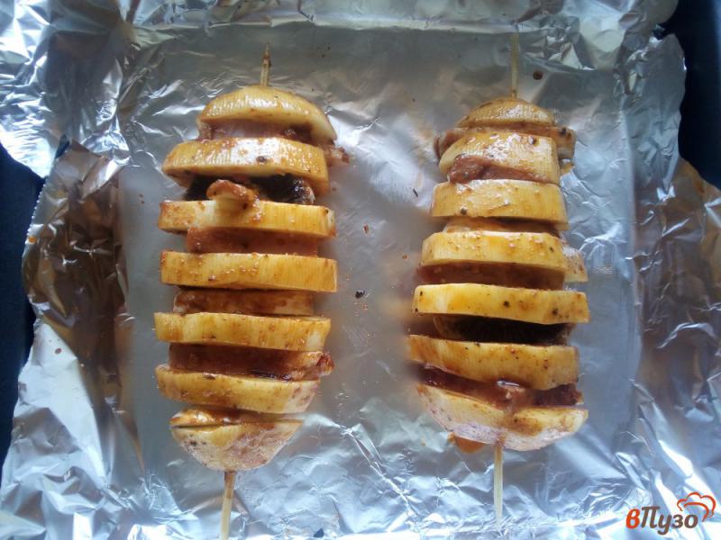 Фото приготовление рецепта: Гармошка из картофеля с грибами и балыком шаг №5
